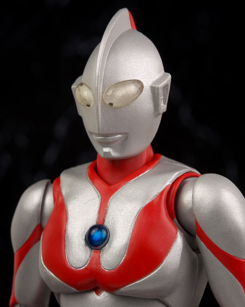 S.H.フィギュア―ツ ウルトラマン 50th エディション Amazon.co.jp: TAMASHII NATIONS S.H.フィギュア―ツ
