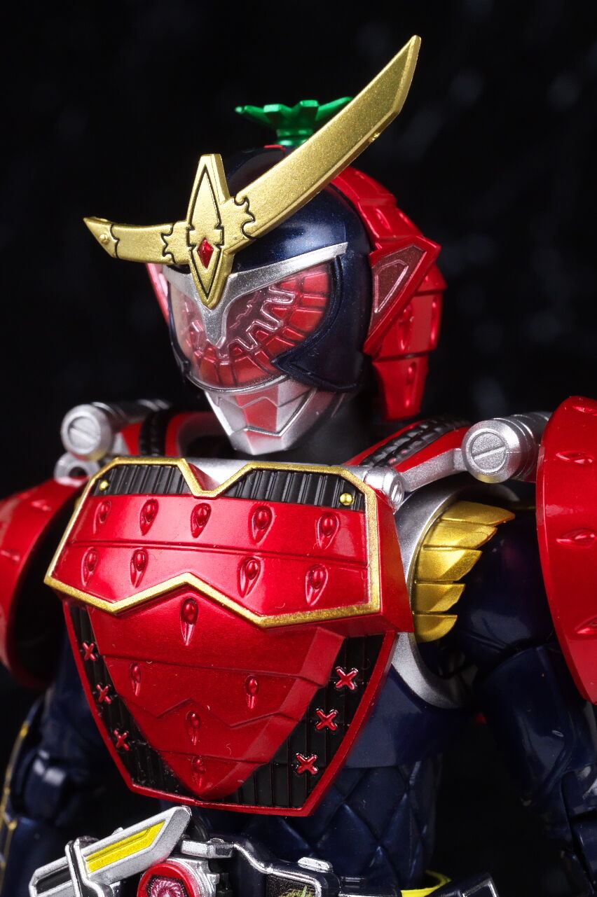 S.H.フィギュアーツ （真骨彫製法） 仮面ライダー鎧武 アームズ