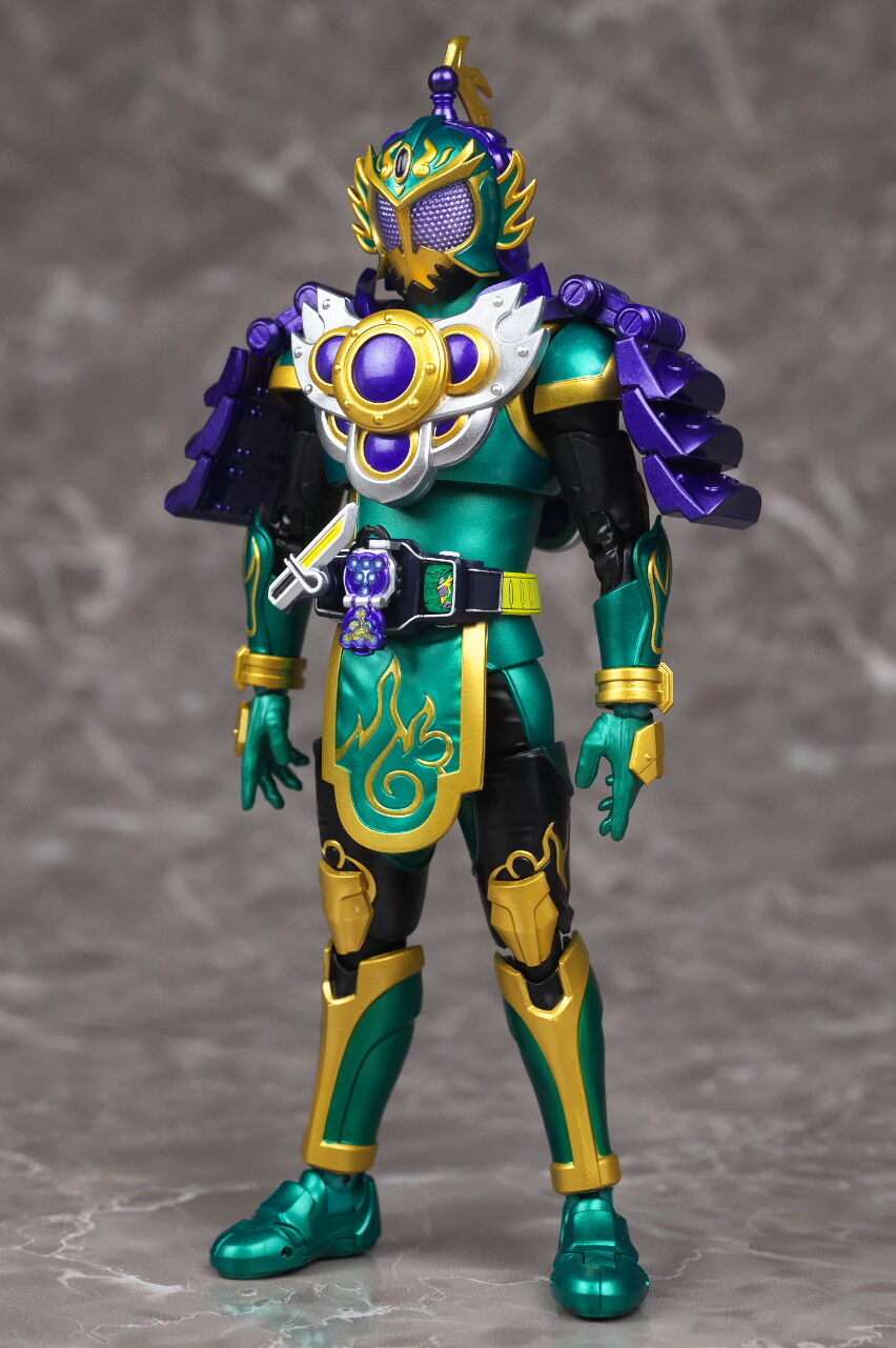 S.H.フィギュアーツ（真骨彫製法） 仮面ライダー龍玄 ブドウアームズ