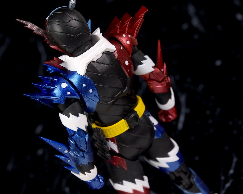S.H.フィギュアーツ 仮面ライダービルド ラビットタンク