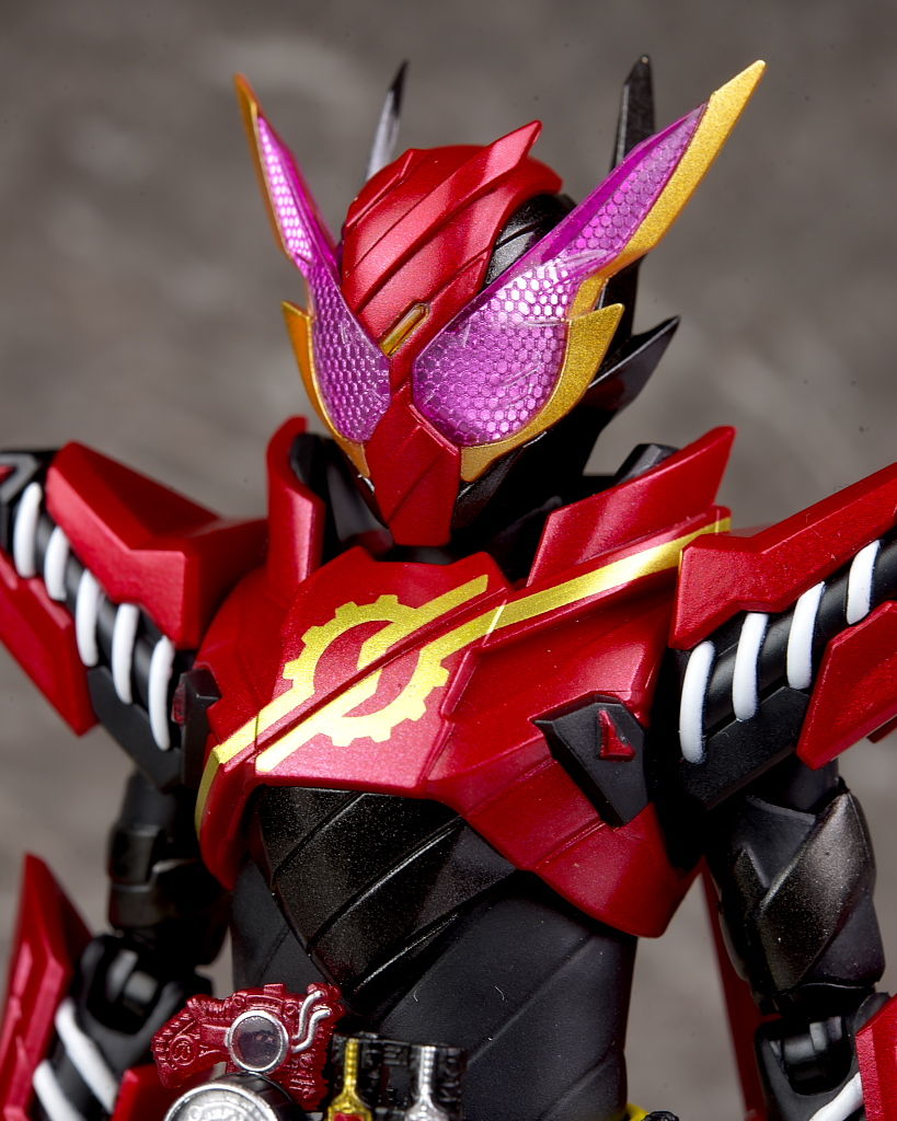 S.H.フィギュアーツ 仮面ライダービルド ラビットラビット