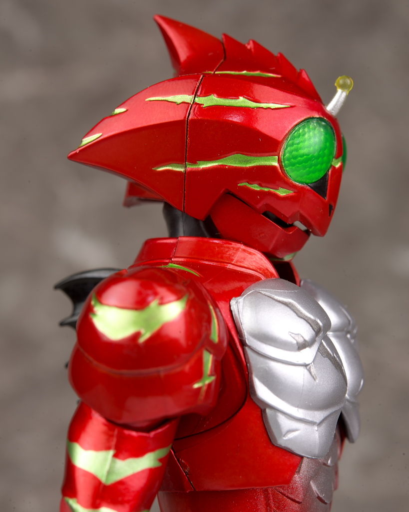S.H.フィギュアーツ 仮面ライダーアマゾンアルファ Amazon.co.jp: S.H.フィギュアーツ 仮面ライダーアマゾン