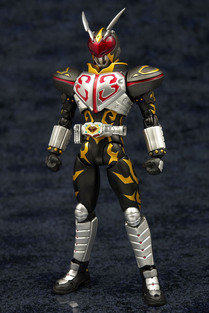 S.H.フィギュアーツ 仮面ライダーカリス レビュー : はっちゃか S.H.フィギュアーツ 仮面ライダーカリス レビュー : はっちゃか