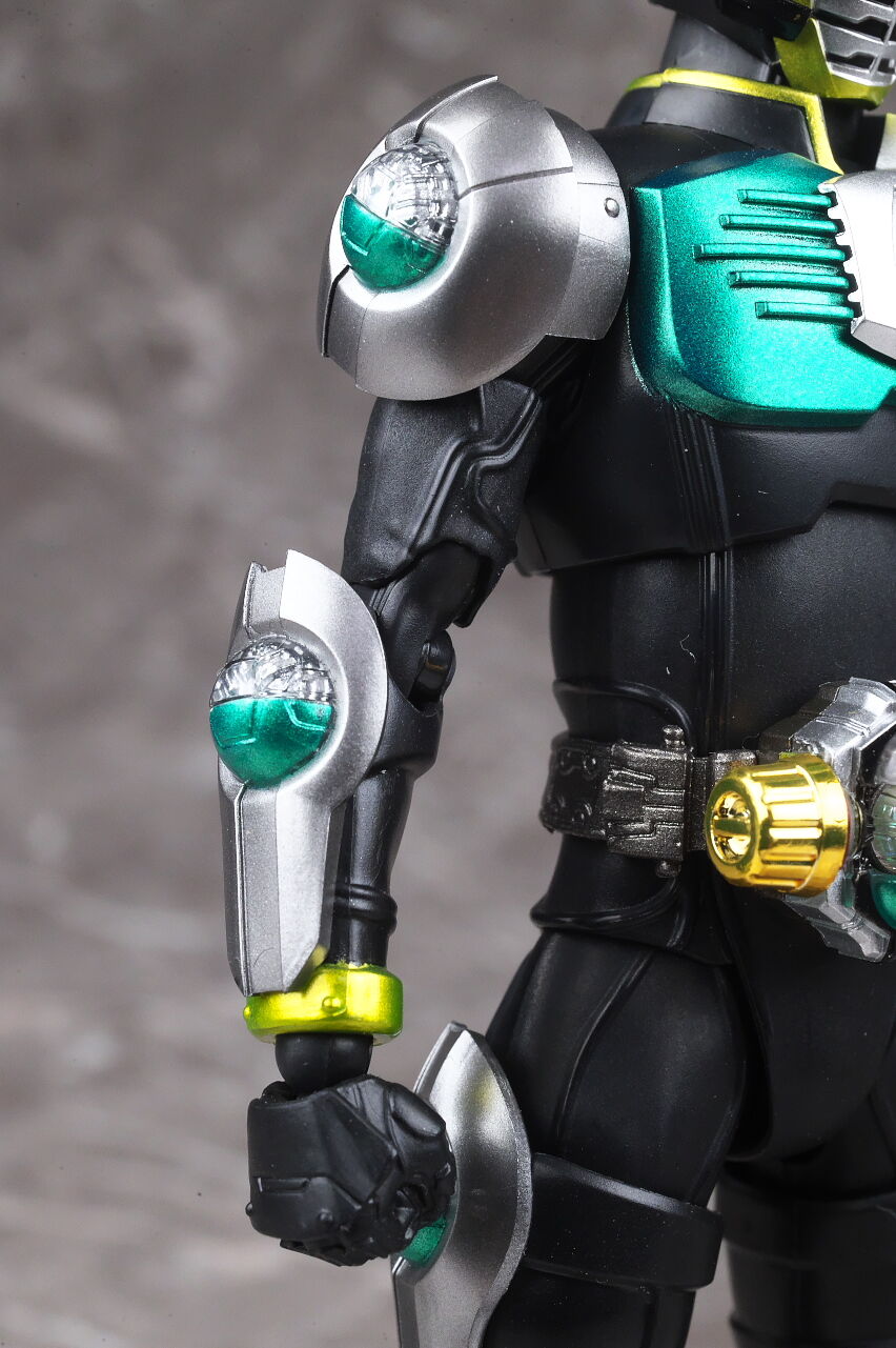 shfフィギュアアーツ 真骨頂製法 仮面ライダーバース S.H.Figuarts（真骨彫製法） 仮面ライダーバース | 魂ウェブ