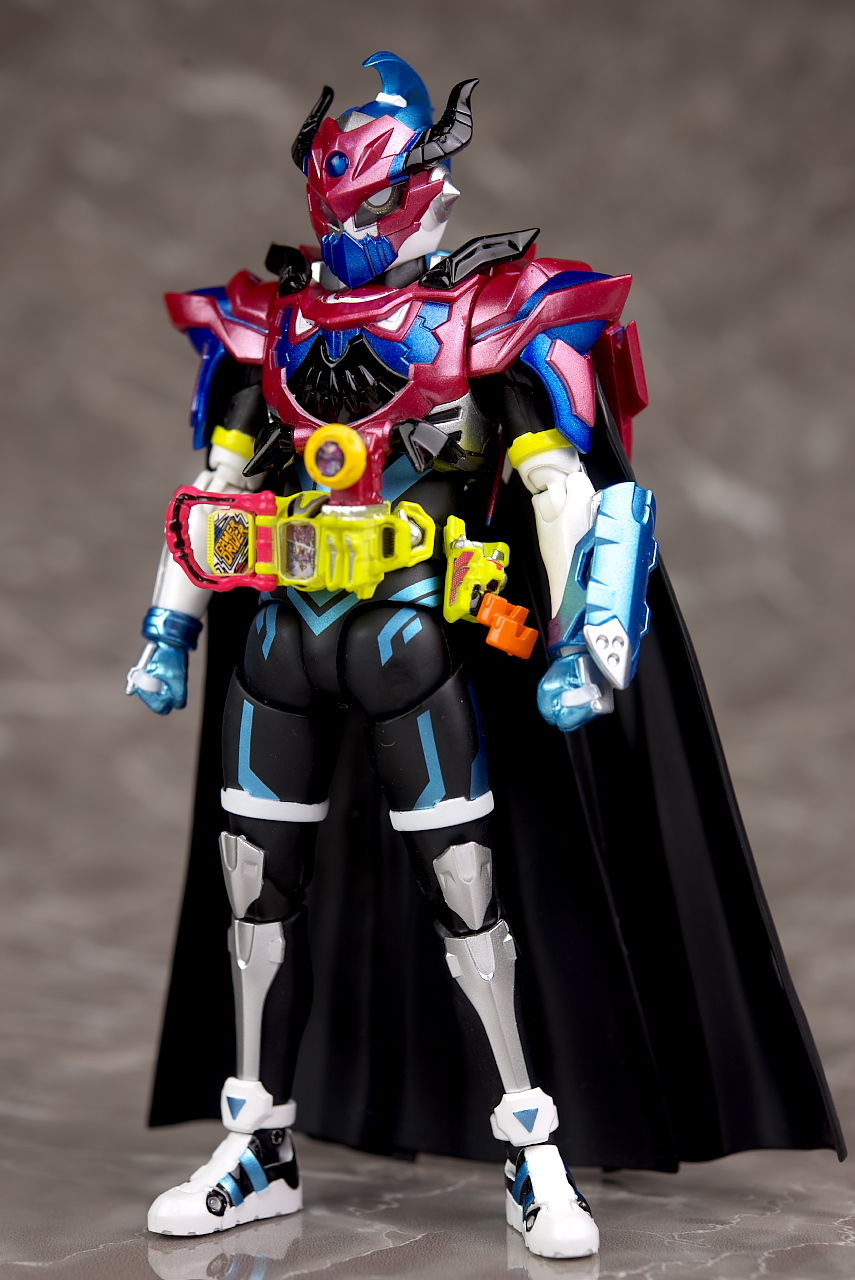 S.H.フィギュアーツ 仮面ライダーブレイブ ファンタジーゲーマー S.H.フィギュアーツ 仮面ライダーブレイブ ファンタジーゲーマー