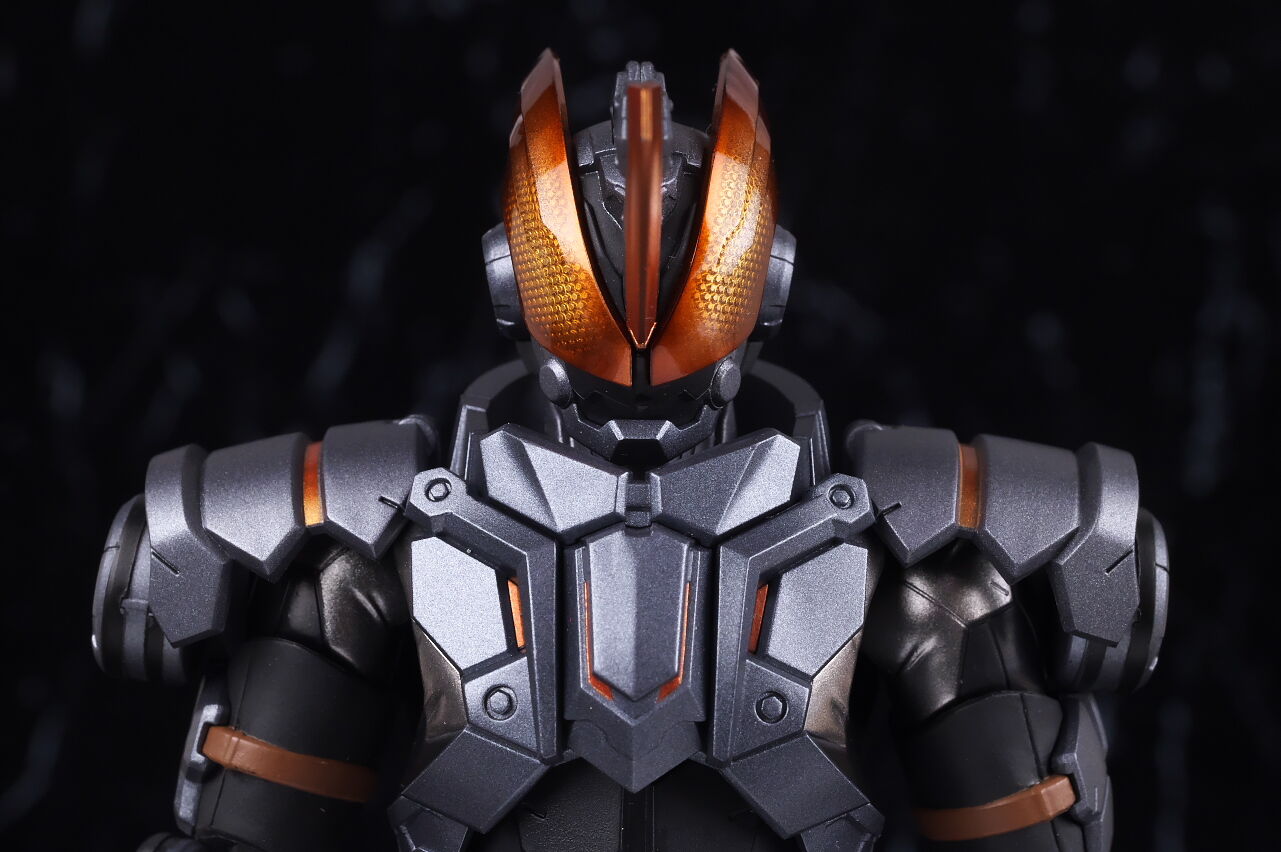 SH figuarts 仮面ライダーバスター玄武神話 Amazon.co.jp: S.H.フィギュアーツ 仮面ライダーセイバー『仮面