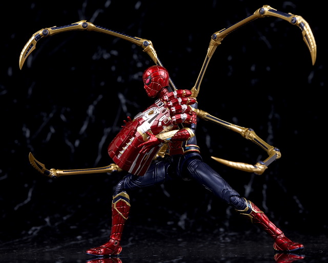 フィギュアーツ アイアン・スパイダー 951bd867-s.jpg