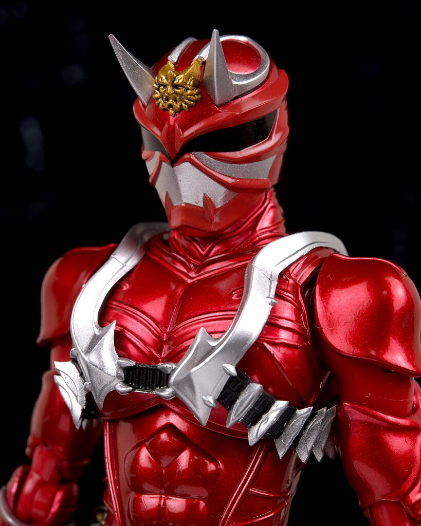 S.H.フィギュアーツ （真骨彫製法） 仮面ライダー響鬼紅