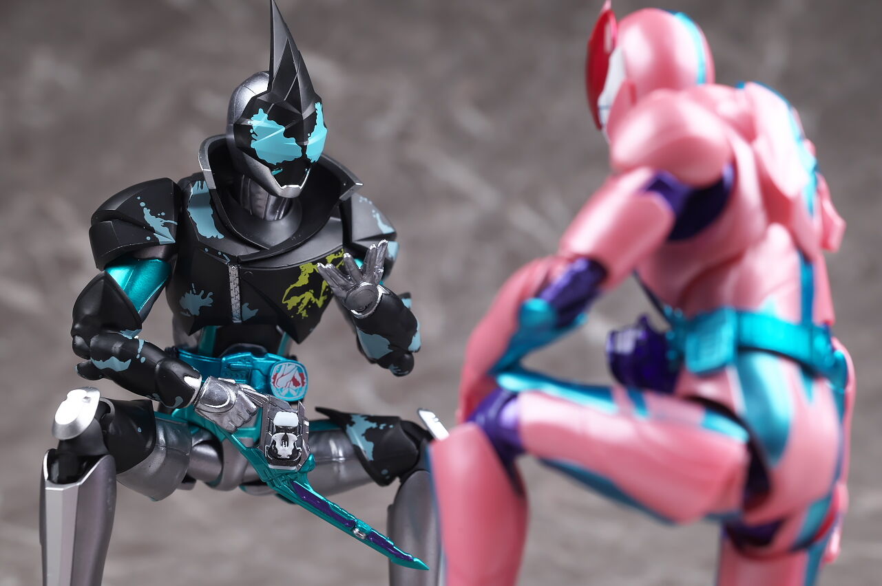 S.H.フィギュアーツ 仮面ライダーエビル バットゲノム／ジャッカル ...