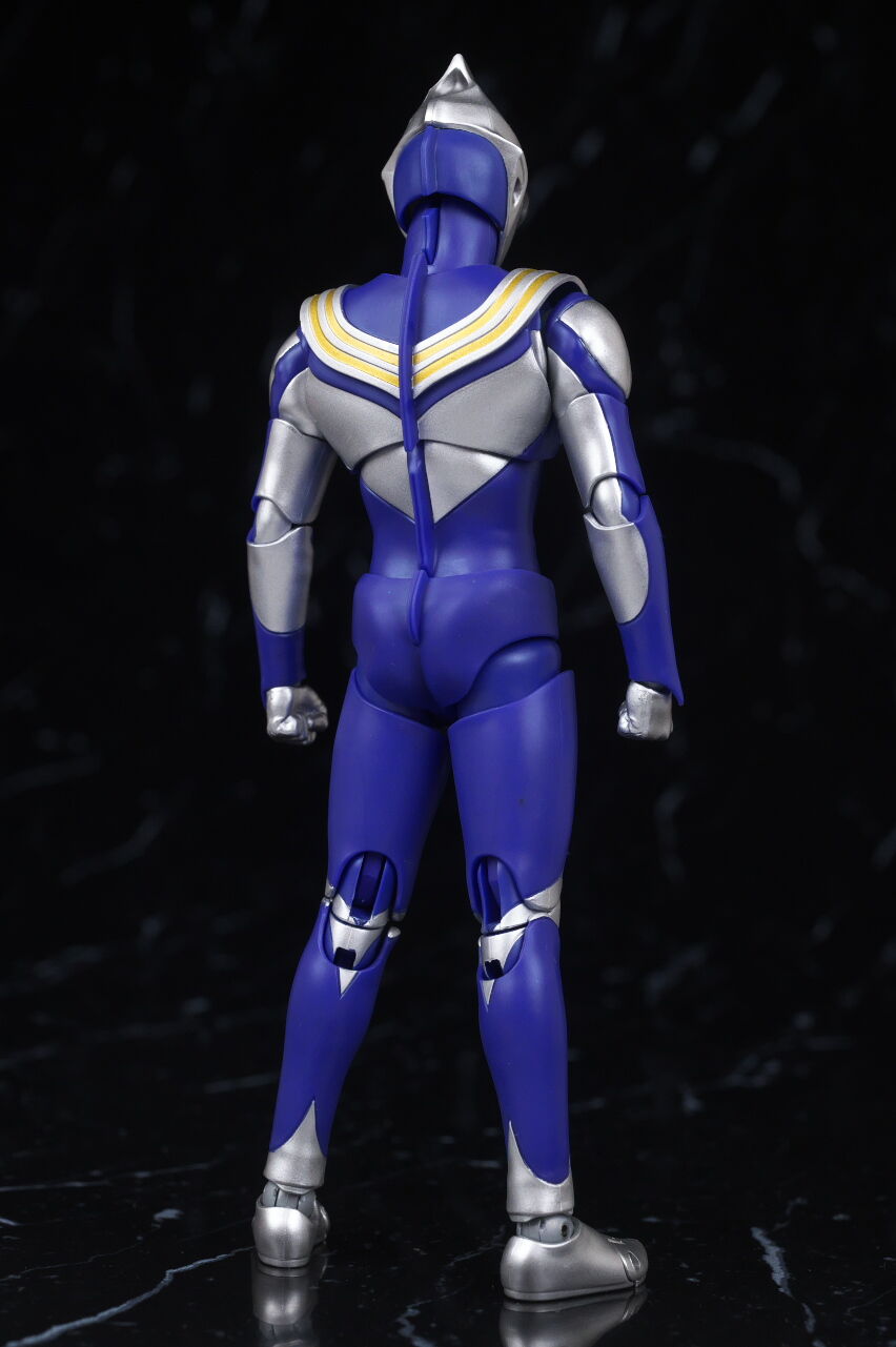 S.H.フィギュアーツ（真骨彫製法）ウルトラマンティガ スカイタイプ