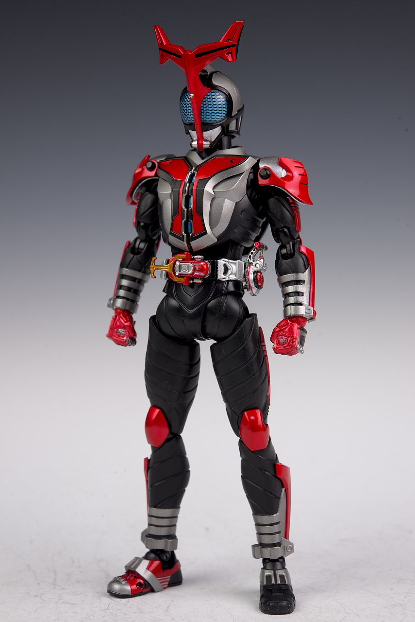 S.H.フィギュアーツ （真骨彫製法） 仮面ライダーカブト ハイパー