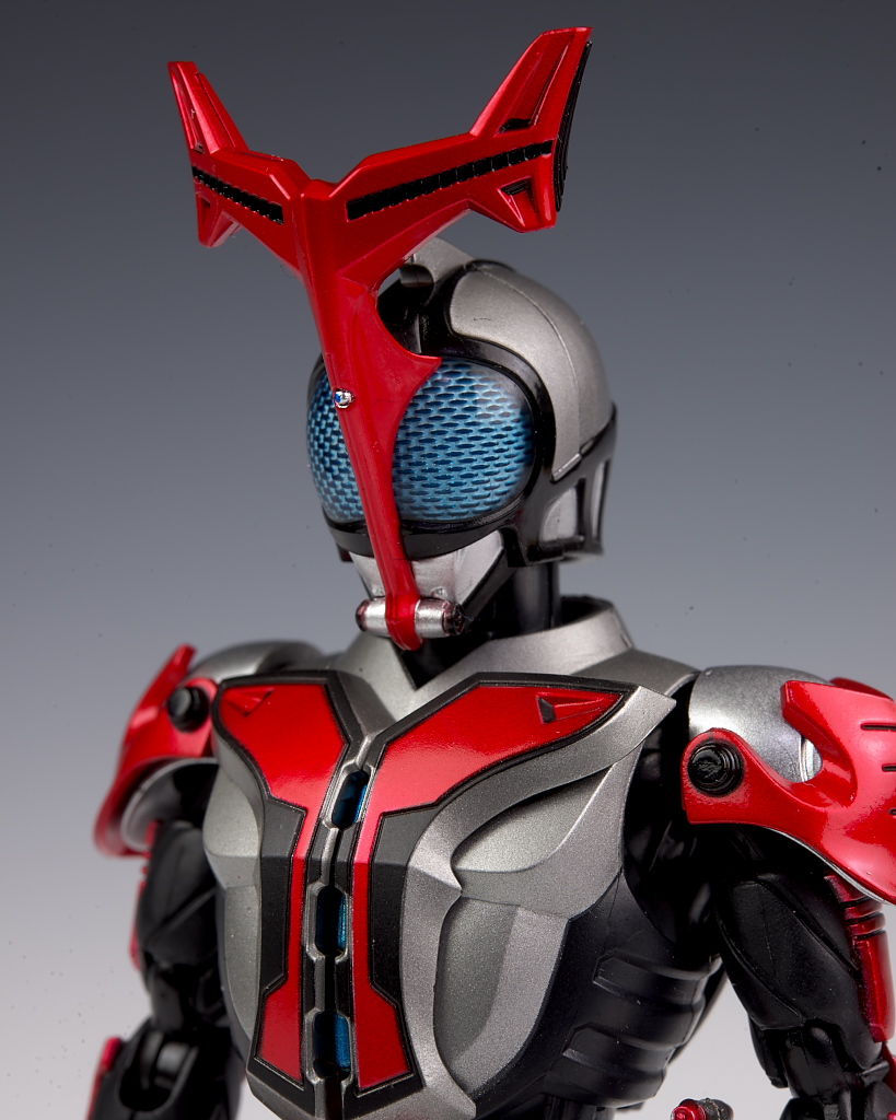 S.H.フィギュアーツ 真骨彫製法 仮面ライダーカブト ハイパー