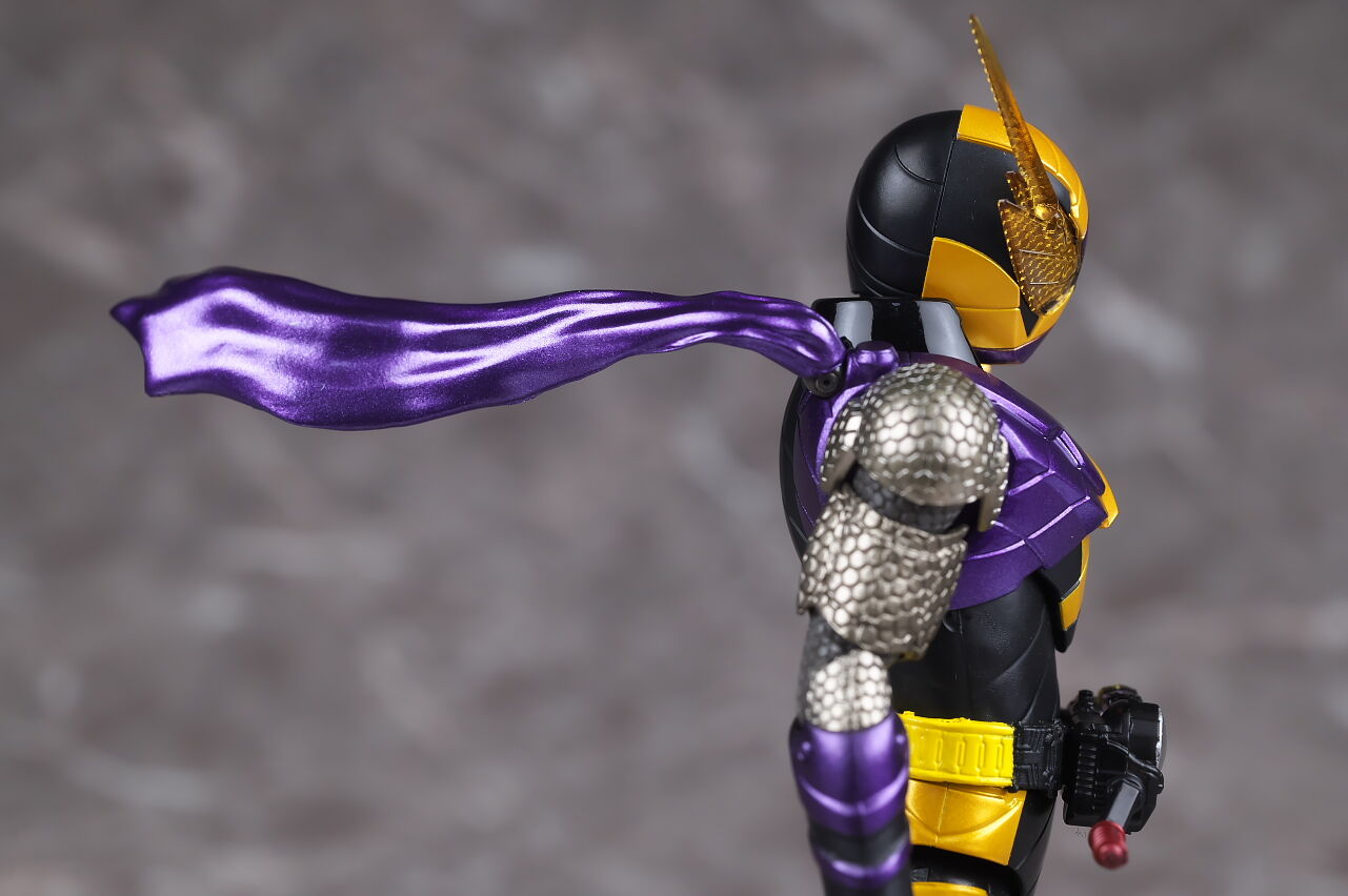 S.H.フィギュアーツ 仮面ライダービルド ニンニンコミック