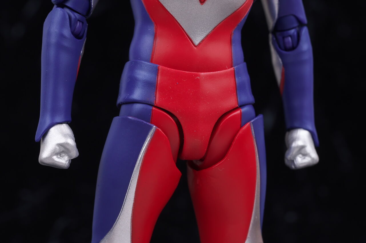 d*)様 腰交換済みS.H.Figuarts（真骨彫製法）ウルトラマンティガ　マ S.H.Figuarts ウルトラマンティガ マルチタイプ (真骨彫製法
