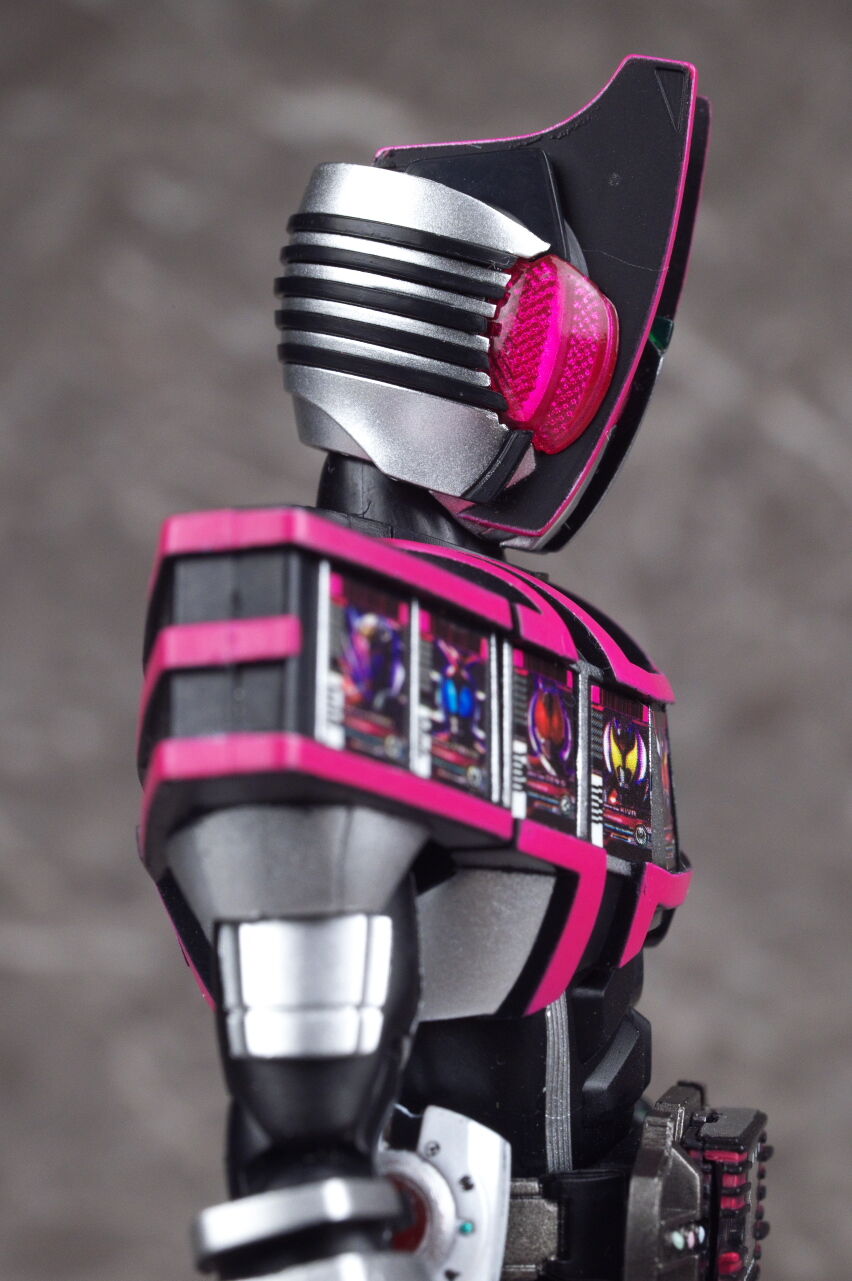 S.H.フィギュアーツ （真骨彫製法） 仮面ライダーディケイド