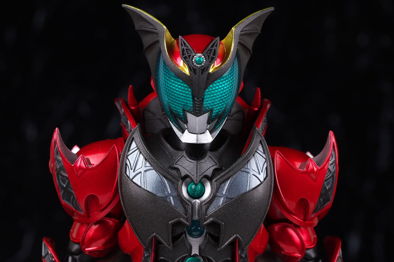 S.H.フィギュアーツ (真骨彫製法)仮面ライダーダークキバ レビュー