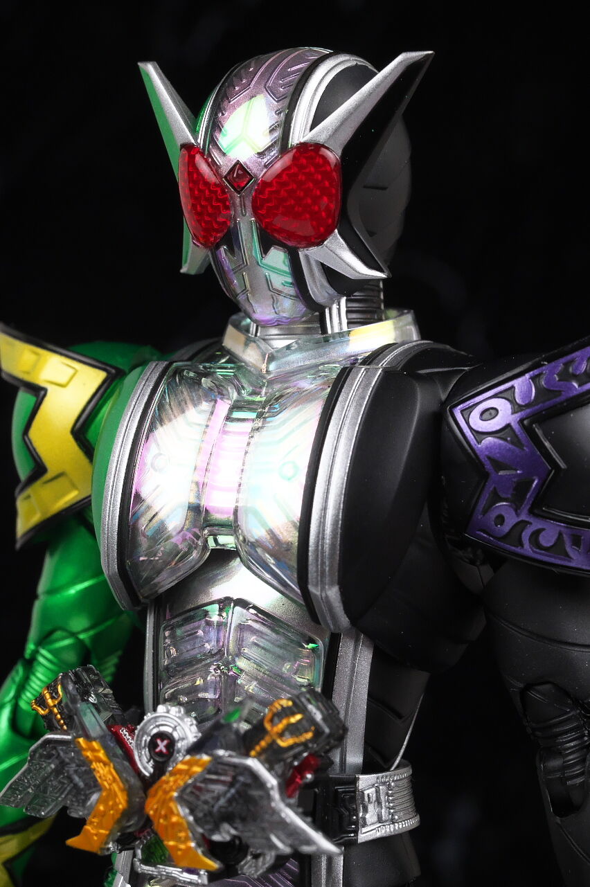 S.H.フィギュアーツ(真骨彫製法) 仮面ライダーW サイクロン ...