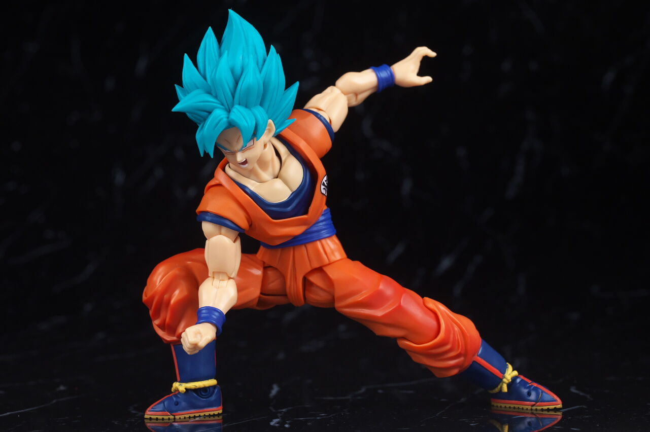 S.H.フィギュアーツ 超サイヤ人ゴッド超サイヤ人孫悟空〈限界を超えし
