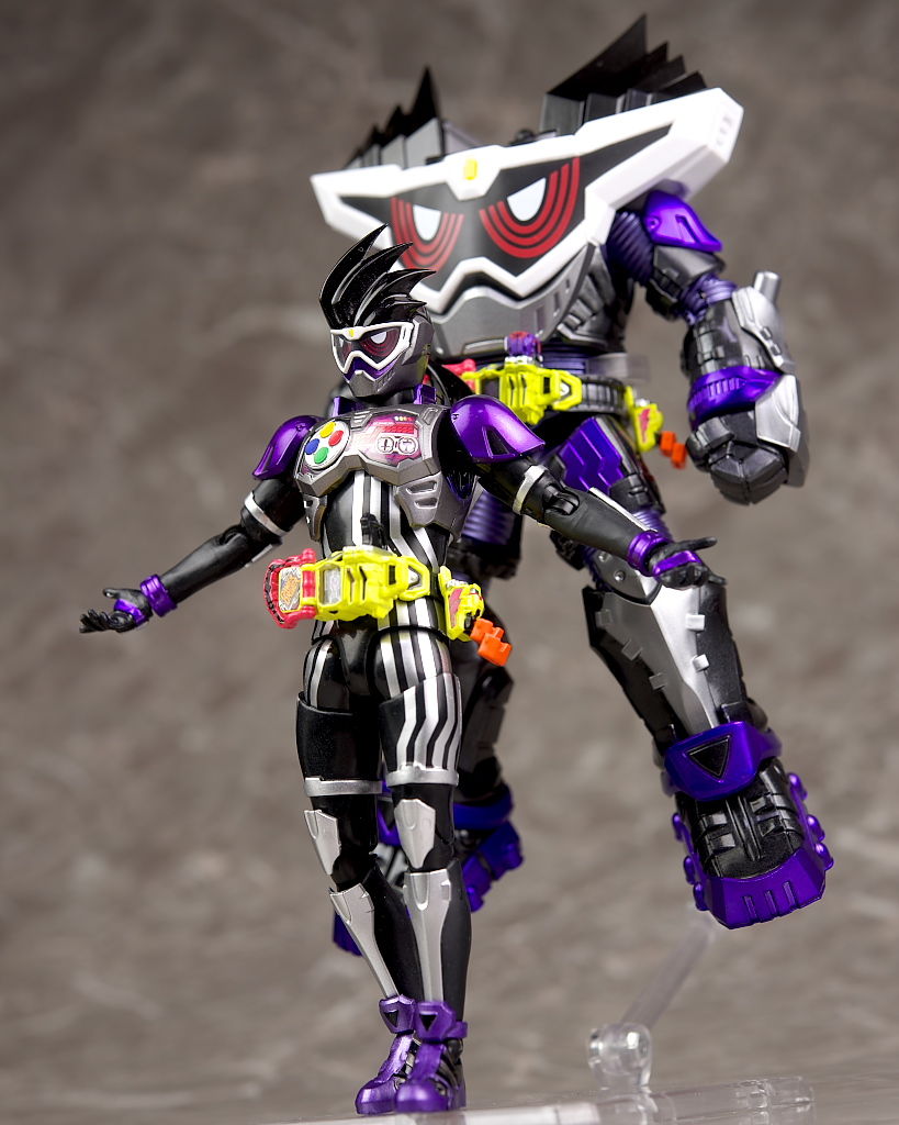 S.H.フィギュアーツ 仮面ライダーゲンム ゴッドマキシマム
