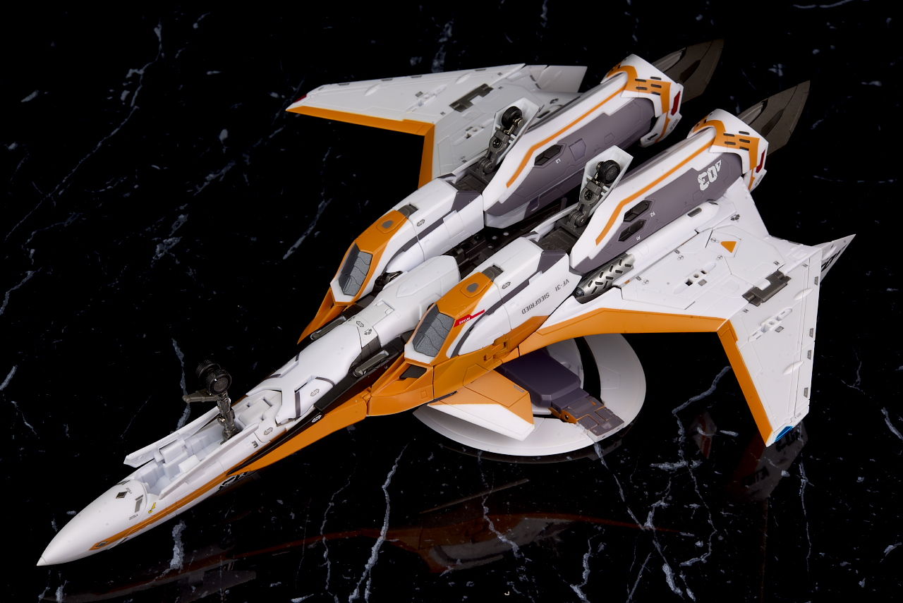 DX超合金 VF-31Eジークフリード(チャック・マスタング機 DX超合金 VF-31Eジークフリード(チャック・マスタング機