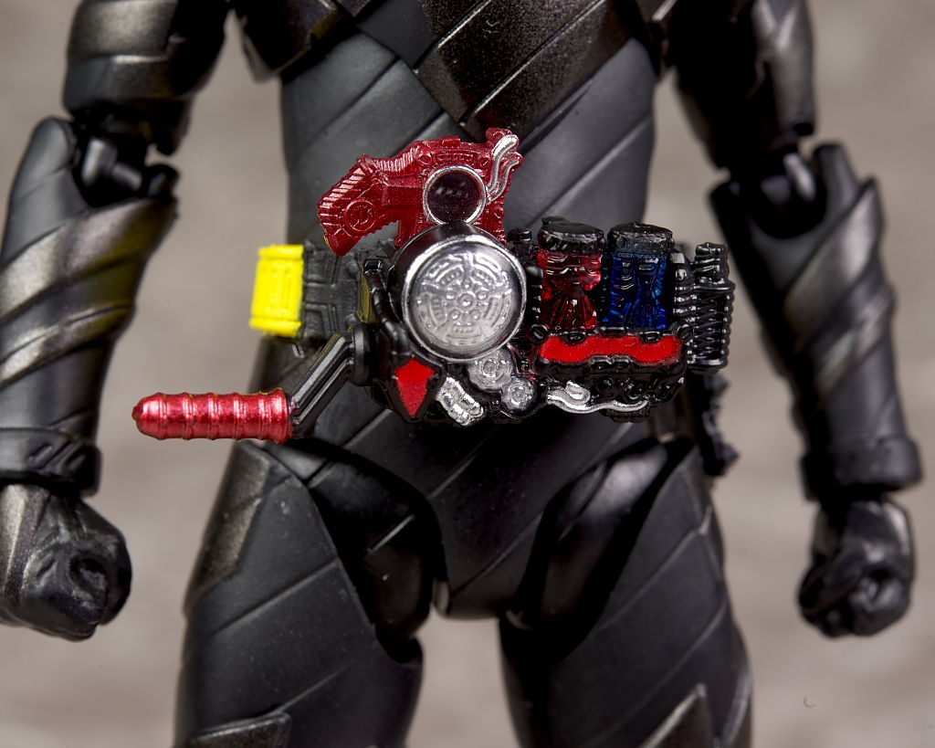 S.H.フィギュアーツ 仮面ライダービルド ラビットタンクハザード