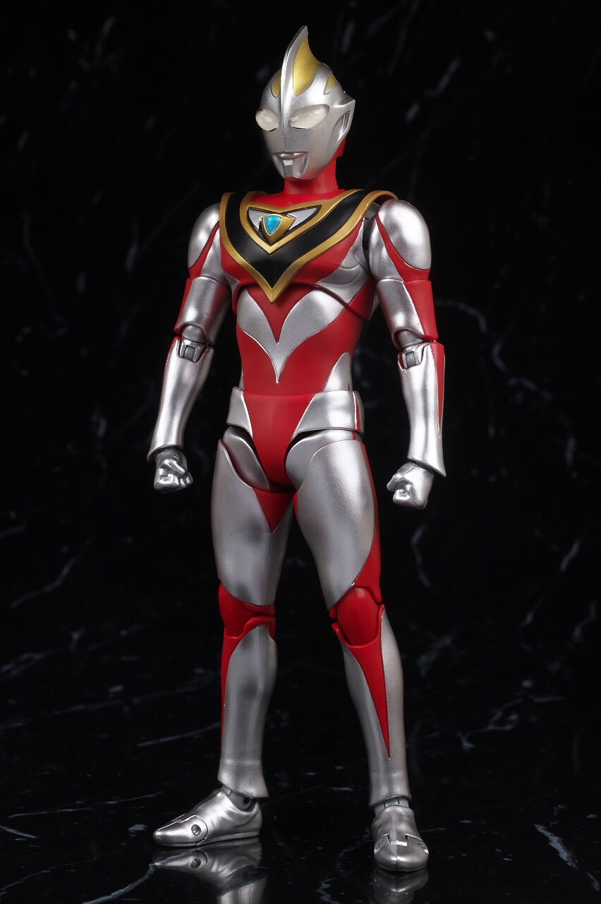 S.H.フィギュアーツ(真骨彫製法) ウルトラマンガイア(V2