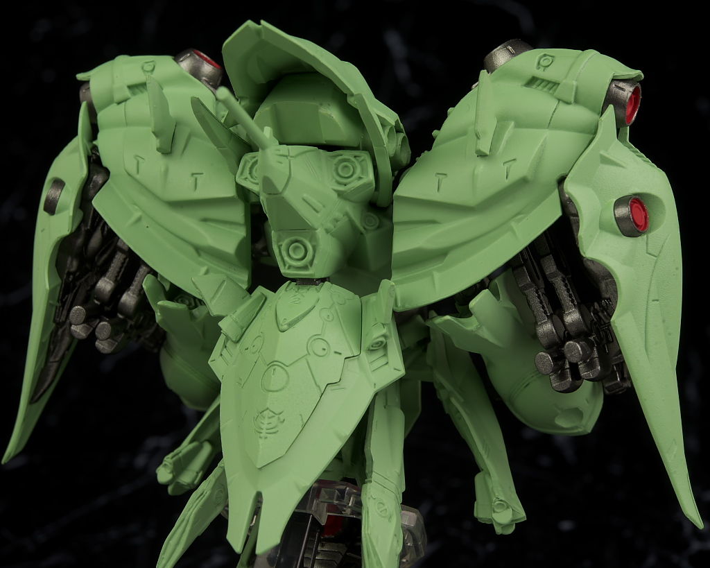 ガンダム試作3号機 デンドロビウム＆ノイエ・ジールに新装版