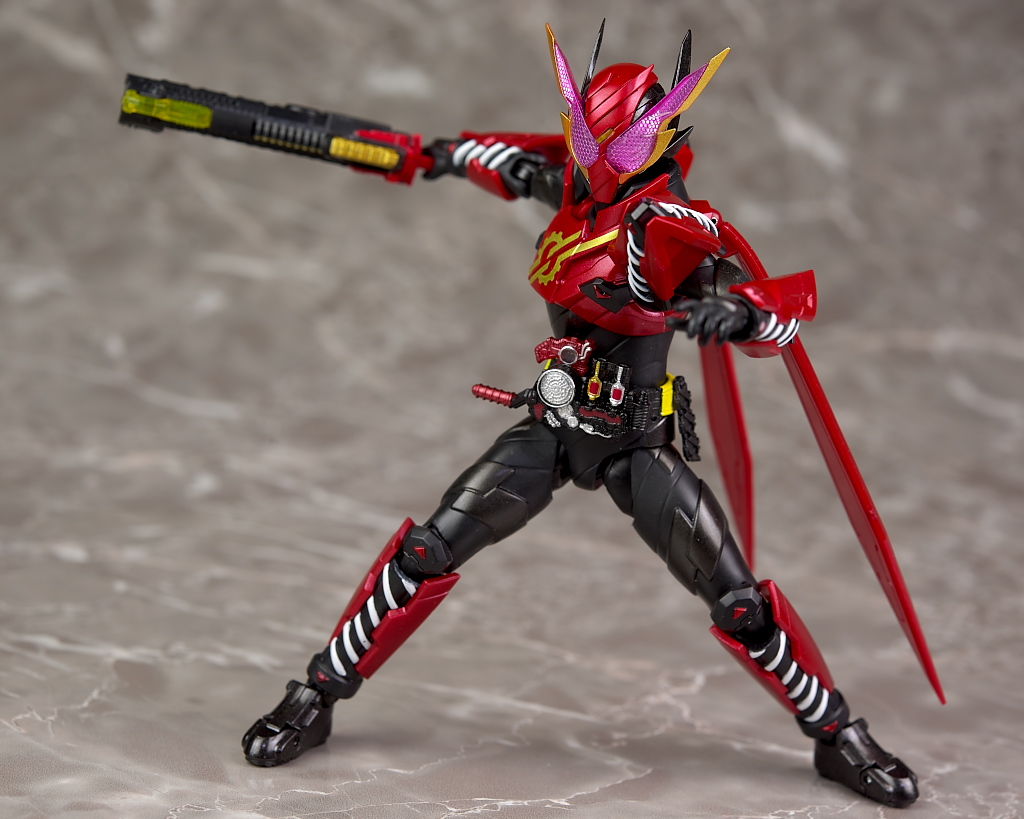 フィギュアーツ　仮面ライダー　ラビットラビットフォーム