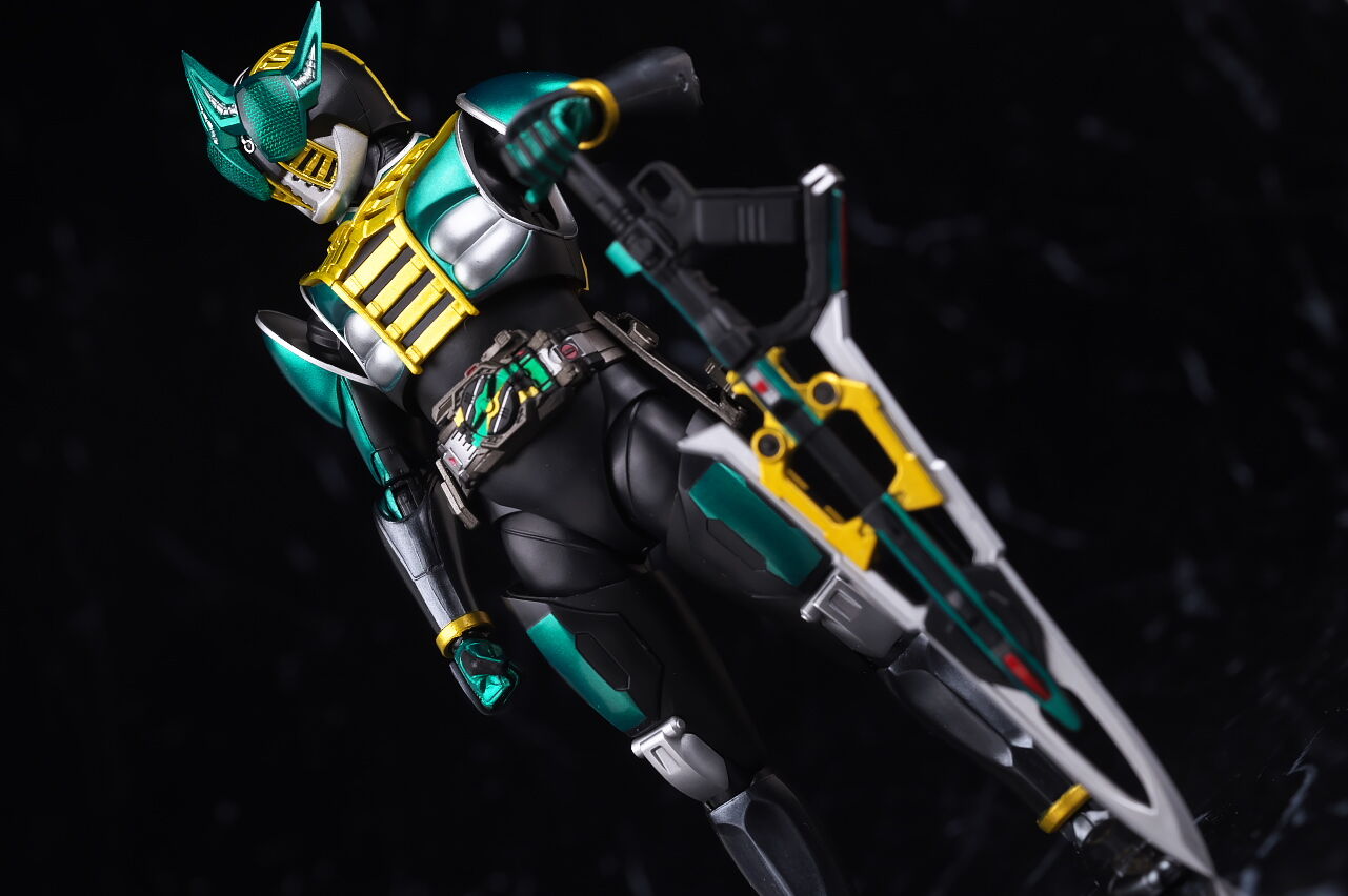 S.H.Figuarts（真骨彫製法） 仮面ライダーゼロノス アルタイルフォーム