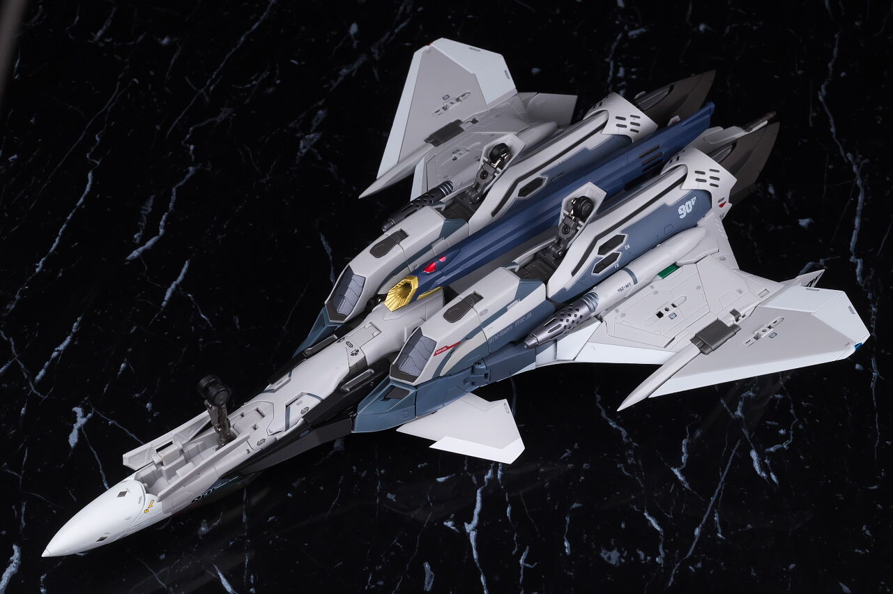 DX超合金 劇場版 VF-31AX カイロスプラス(ボーグ・コン DX超合金 劇場版 VF-31AX カイロスプラス(ボーグ・コン