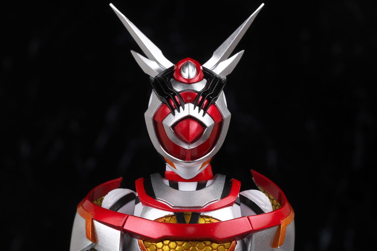 S.H.フィギュアーツ 仮面ライダーアギレラ クイーンビーゲノム S.H.フィギュアーツ 仮面ライダーアギレラ クイーンビーゲノム