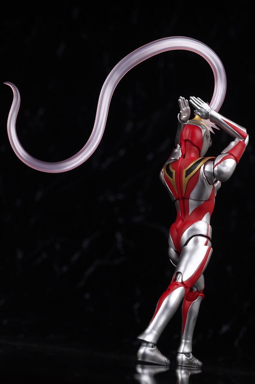 S.H.フィギュアーツ(真骨彫製法) ウルトラマンガイア(V2