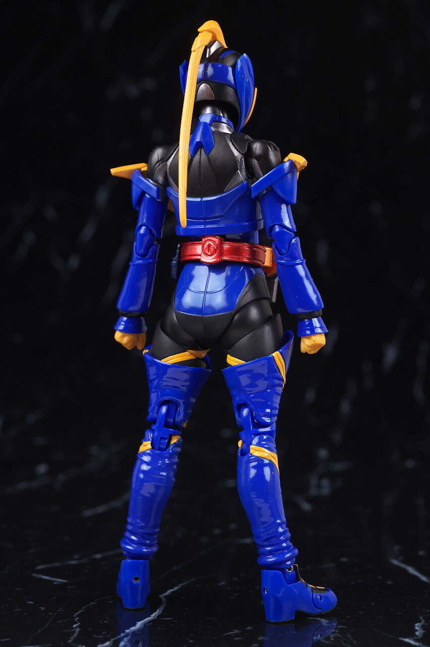 S.H.Figuarts 仮面ライダージャンヌ ＆ラブコフ クジャクゲノム