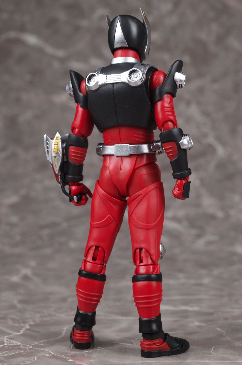 S.H.フィギュアーツ(真骨彫製法) 仮面ライダー龍騎 レビュー