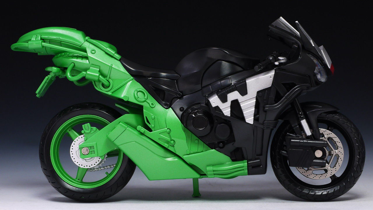 フィギュアーツ真骨彫製法仮面ライダージョーカーとマシンハードボイルダーセート フィギュアーツ真骨彫製法仮面ライダージョーカーとマシンハード
