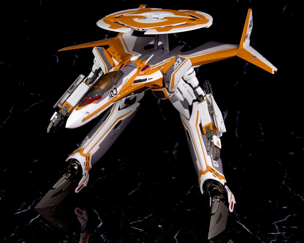DX超合金 VF-31Eジークフリード(チャック・マスタング機 DX超合金 VF-31Eジークフリード(チャック・マスタング機