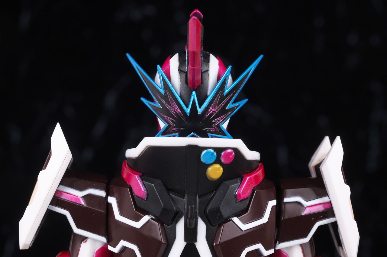 S.H.フィギュアーツ 仮面ライダースラッシュ ヘンゼルナッツと
