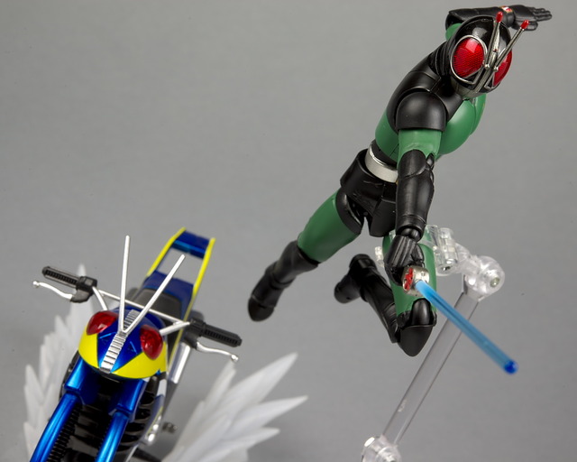 フィギュアーツ アクロバッター レビュー