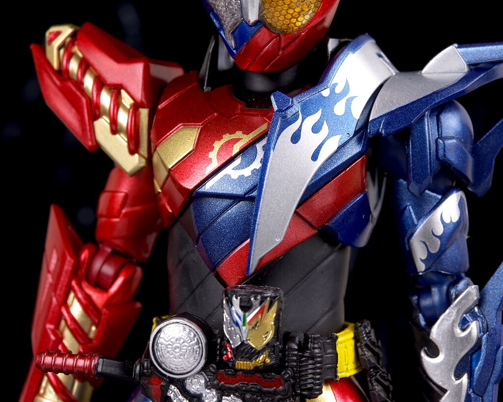 S.H.フィギュアーツ 仮面ライダービルド クローズビルドフォーム