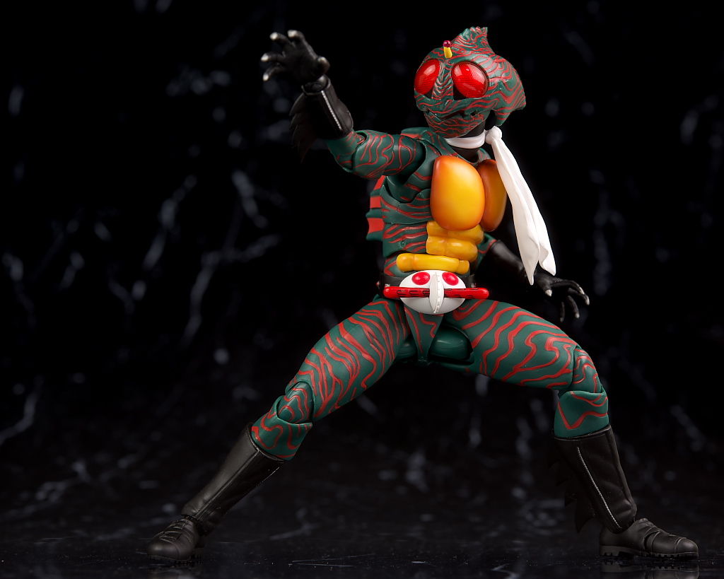 NEW好評 BANDAI   S.H.Figuarts 真骨彫製法 仮面ライダーアマゾン