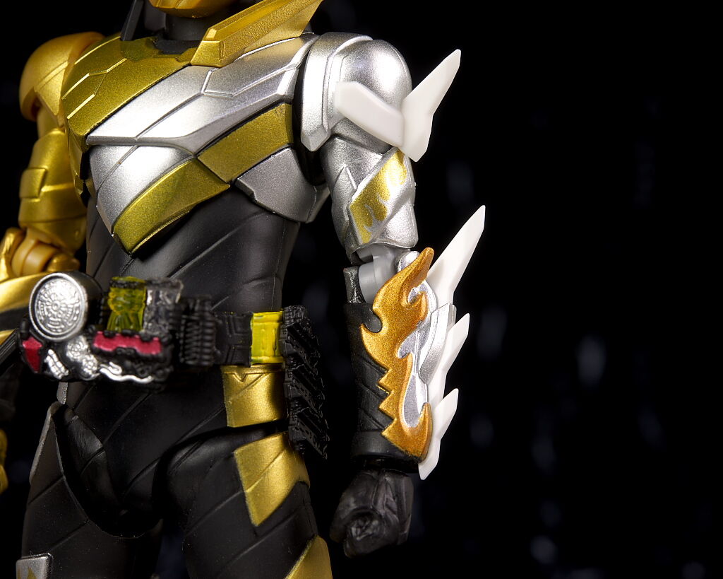 S.H.フィギュアーツ 仮面ライダービルド トライアルフォーム S.H.フィギュアーツ 仮面ライダービルド トライアルフォーム