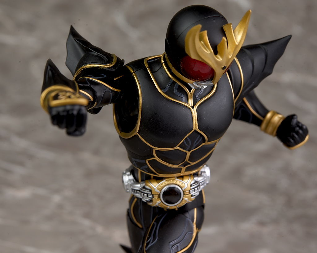 S.H.Figuarts 仮面ライダークウガ アルティメットフォーム 真骨彫-