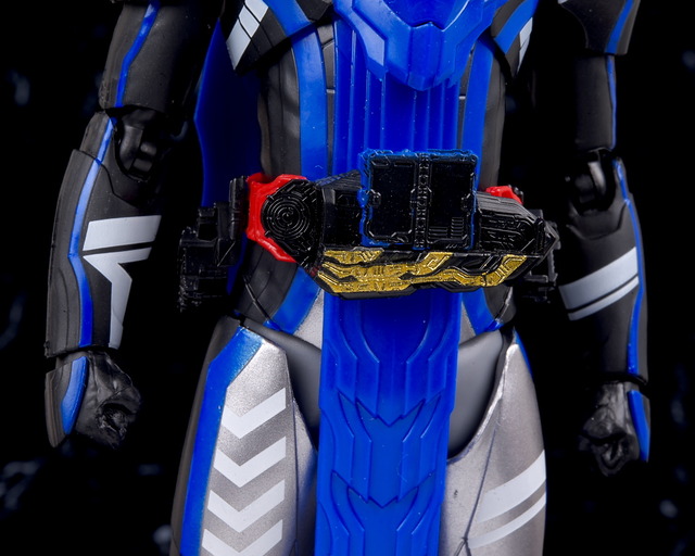 转日评 BANDAI 21年3月: S.H.Figuarts 假面骑士Blades (狮子战记)