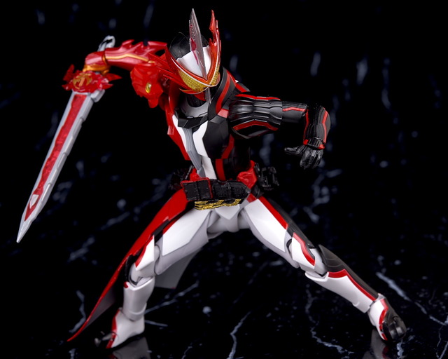 S.H.フィギュアーツ 仮面ライダーセイバー ブレイブドラゴン S.H.フィギュアーツ 仮面ライダーセイバー ブレイブドラゴン