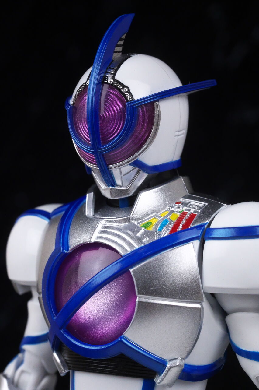 S.H.フィギュアーツ（真骨彫製法） 仮面ライダーサイガ レビュー : は