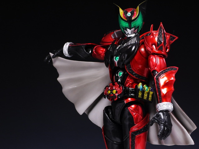 S.H.フィギュアーツ 仮面ライダーダークキバ レビュー