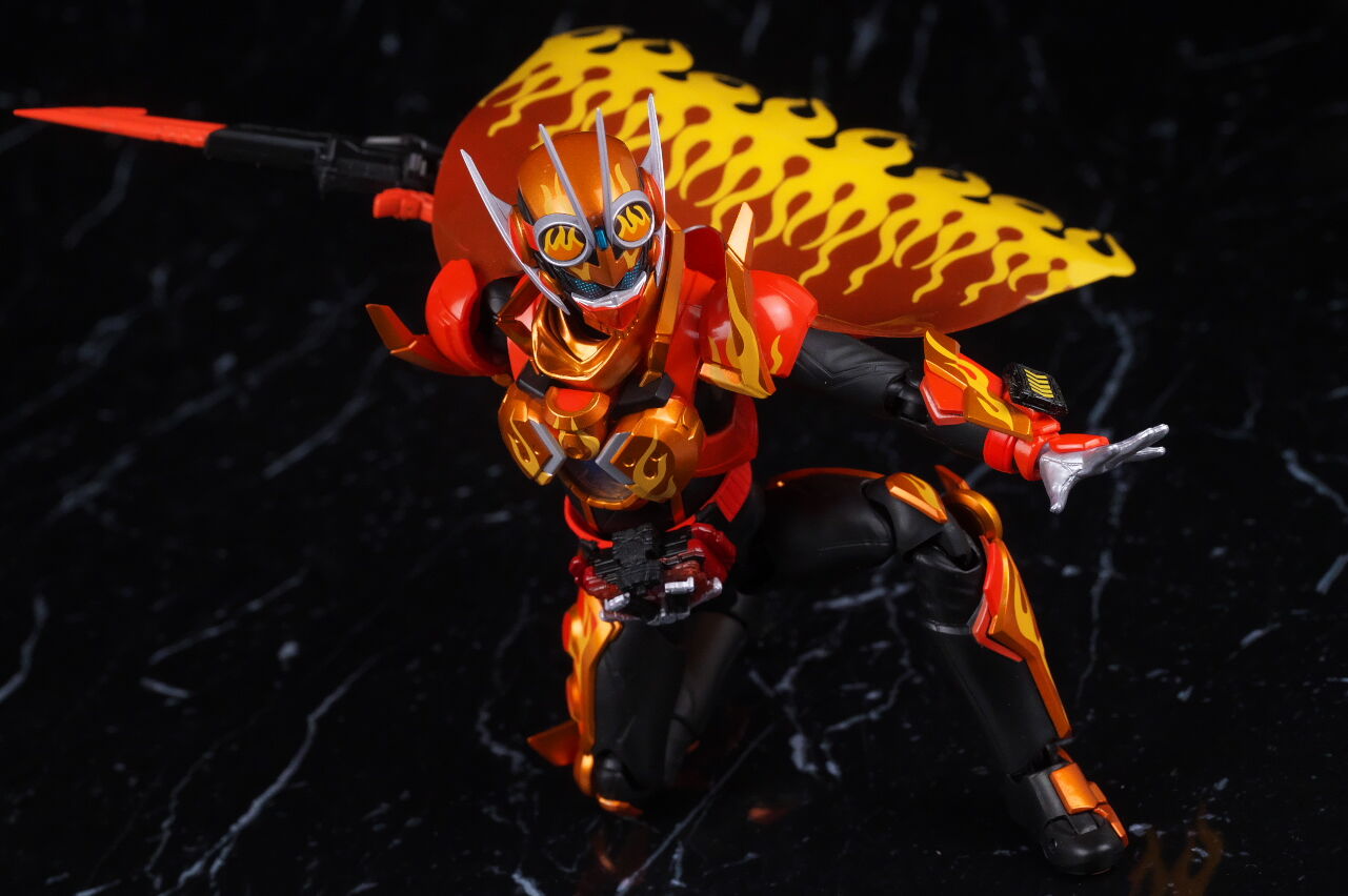 Amazon.co.jp: S H.Figuarts 仮面ライダーファイヤーガッ