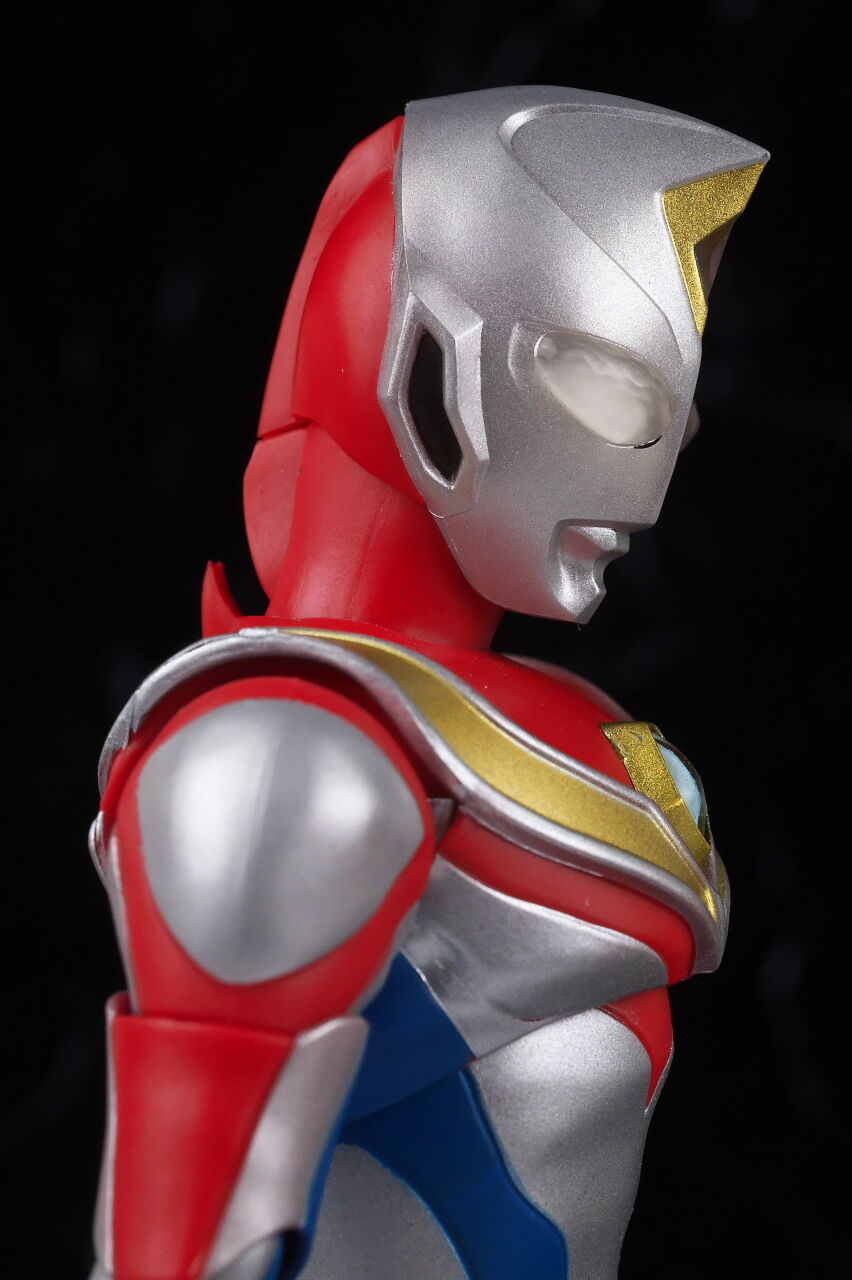 【人気SALE送料無料】 S.H.フィギュアーツ 真骨彫製法 ウルトラマンダイナ フラッシュタイプ(ウルトラマンダイナ)｜売買された