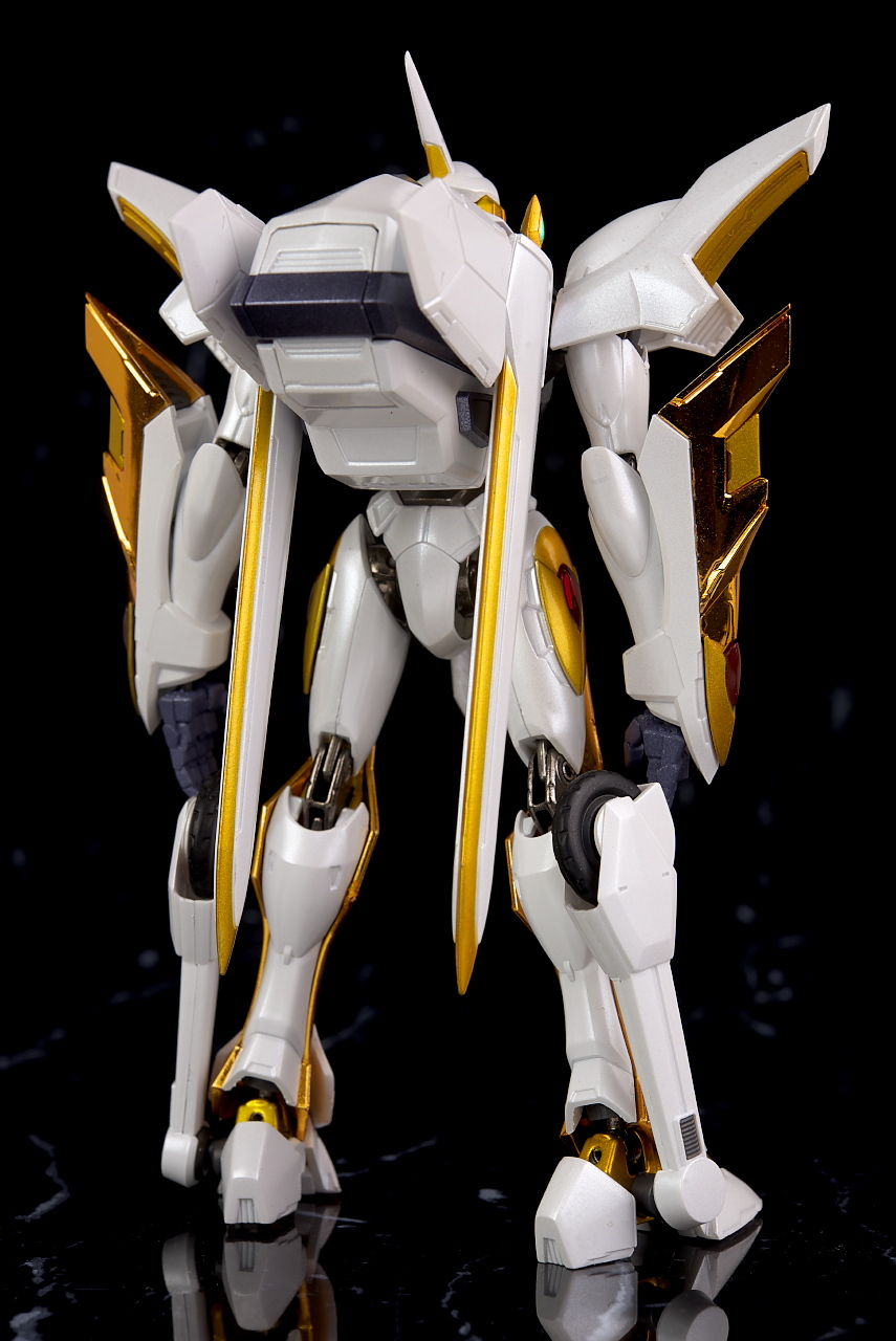 L ROBOT魂 Z-01Z ランスロット・アルビオン METAL ROBOT魂 ランスロット・アルビオン スペシャルページ | 魂