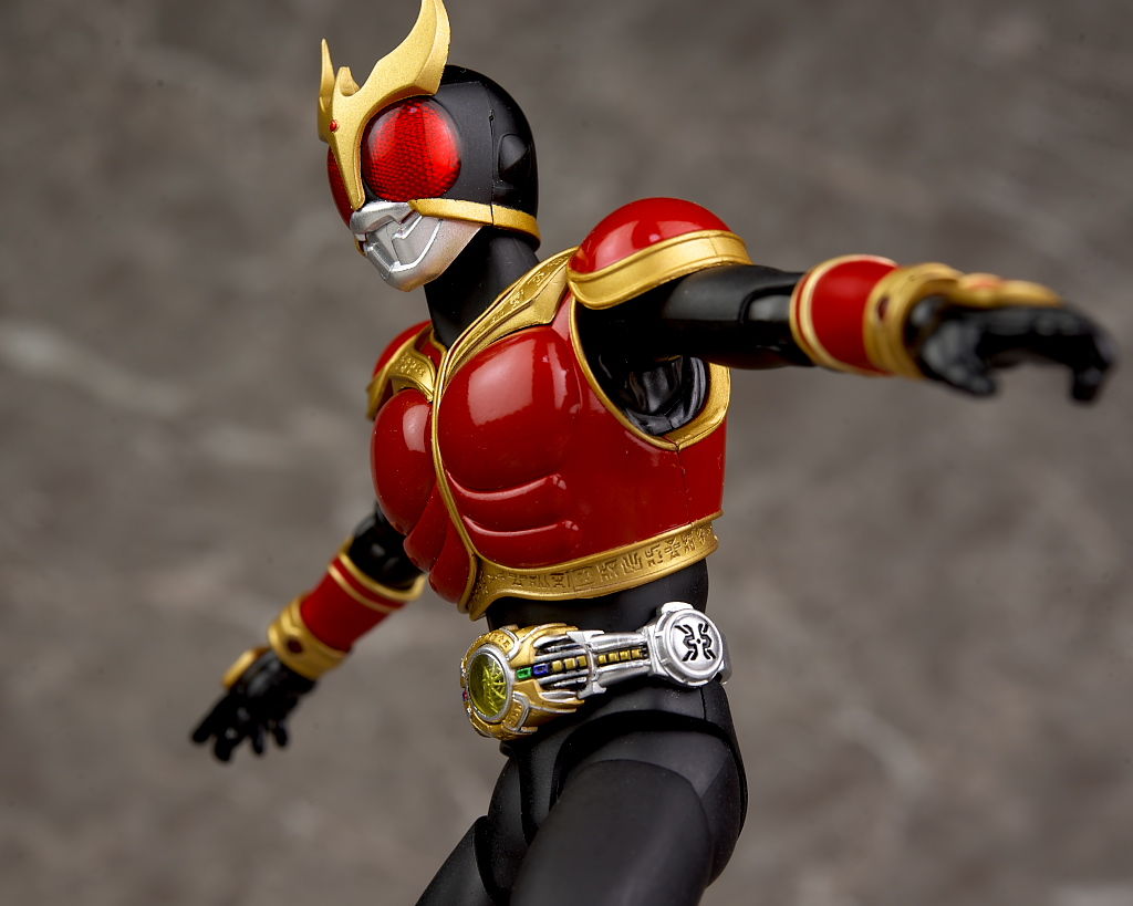 S H フィギュアーツ 仮面ライダークウガ ライジングマイティ 真骨彫 レビュー はっちゃか